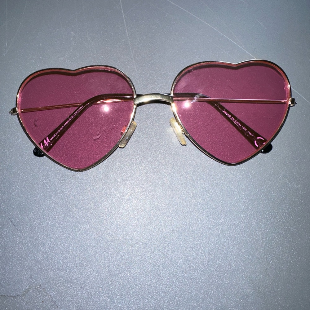 Heart sunglasses by H&M